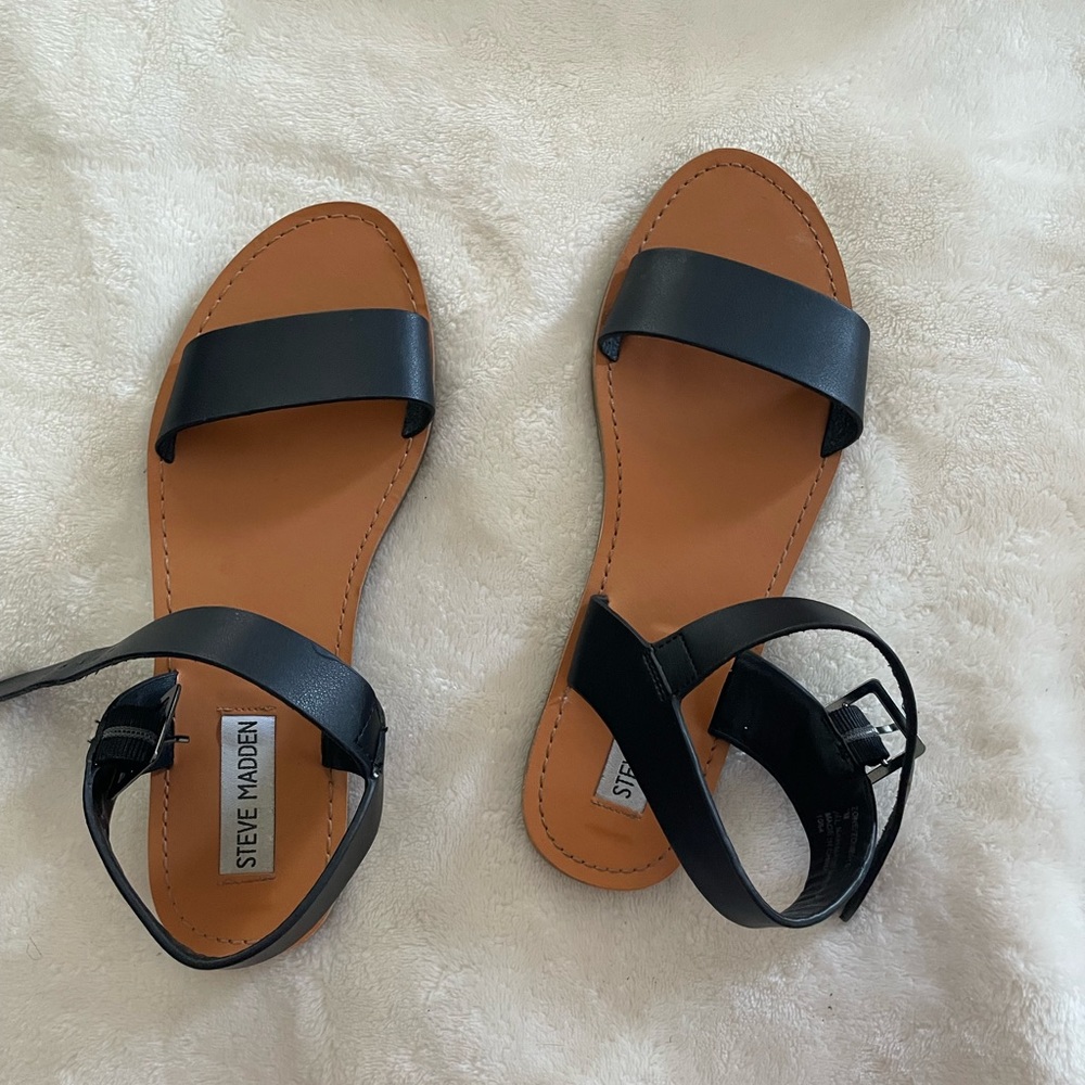 Steve Madden black sandals
